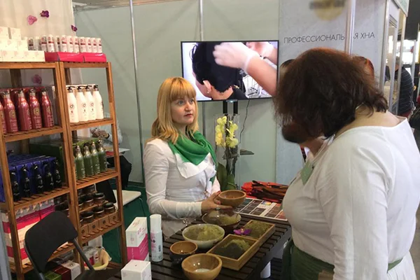 color hair with henna